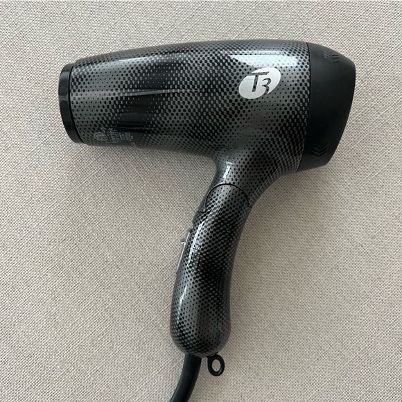 T3 Featherweight Journey Hair Dryer in Black and Silver - Picture 8 of 16